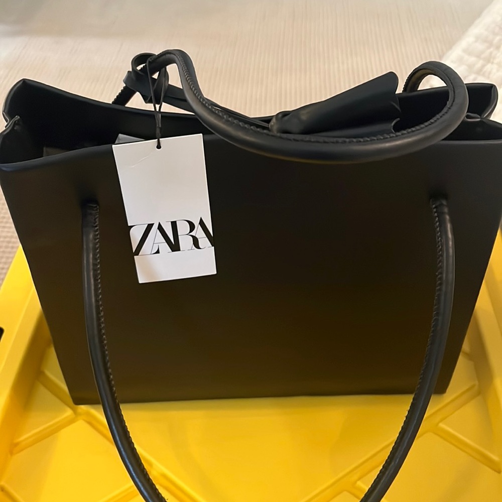 Black leatherette small tote